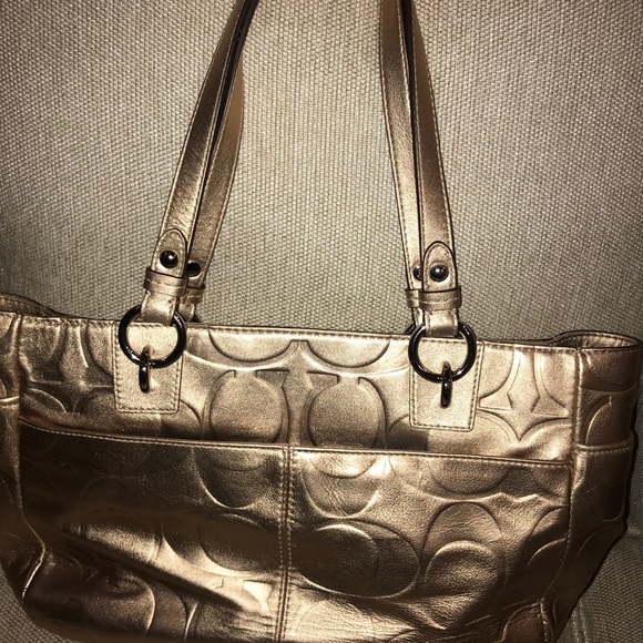 Coach Women’s small tote gold - Picture 6 of 7